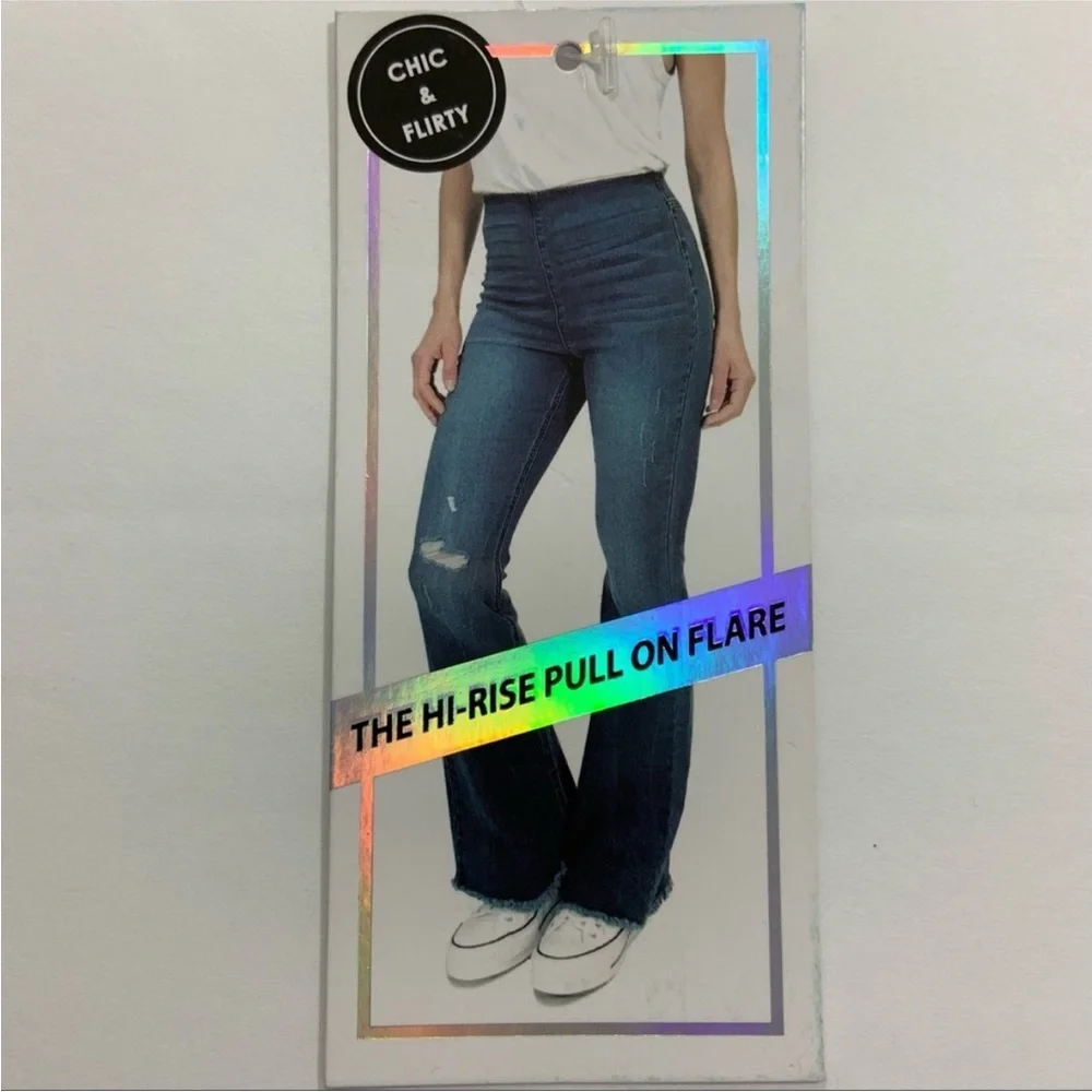 NWT Tinseltown Hi Rise Flare Pull On Light Wash Blue Distressed Jeans SIZE 7/28